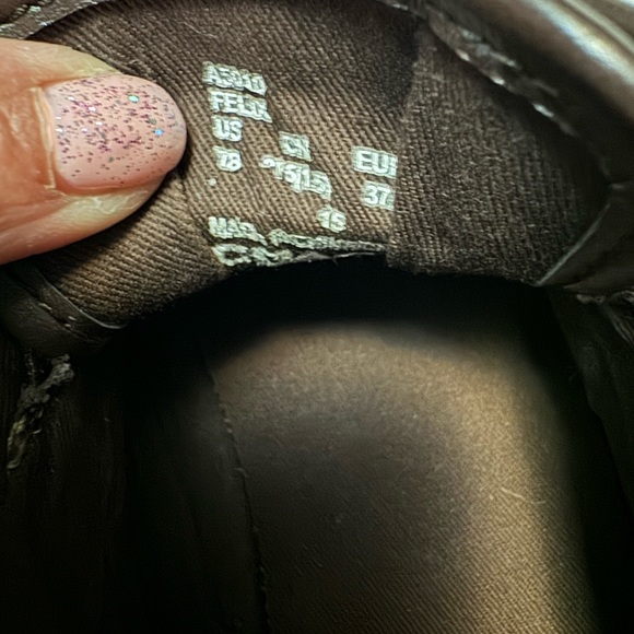 Coach sneakers metallic gold detailing in size 7 - Picture 8 of 9